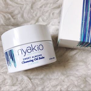 Nyakio Sweet Almond Cleaning Oil Balm